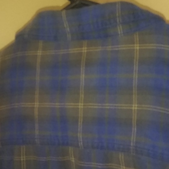 Long sleeve button-up flannel - Picture 4 of 4